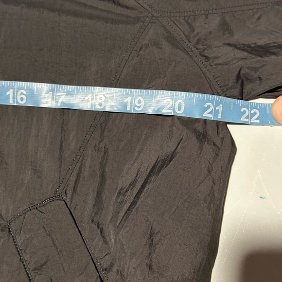 Lululemon Bombs Away Black / Olive Green Camo Print Reversible Zip Jacket Sz 6 - Picture 5 of 10